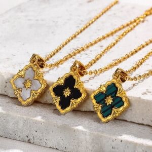 "The Fluer" Necklace